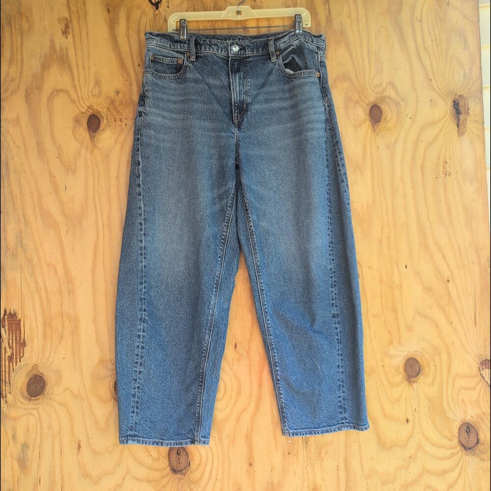 American Eagle High Rise Barrel Leg Medium Wash Stretch Jeans Women's 14